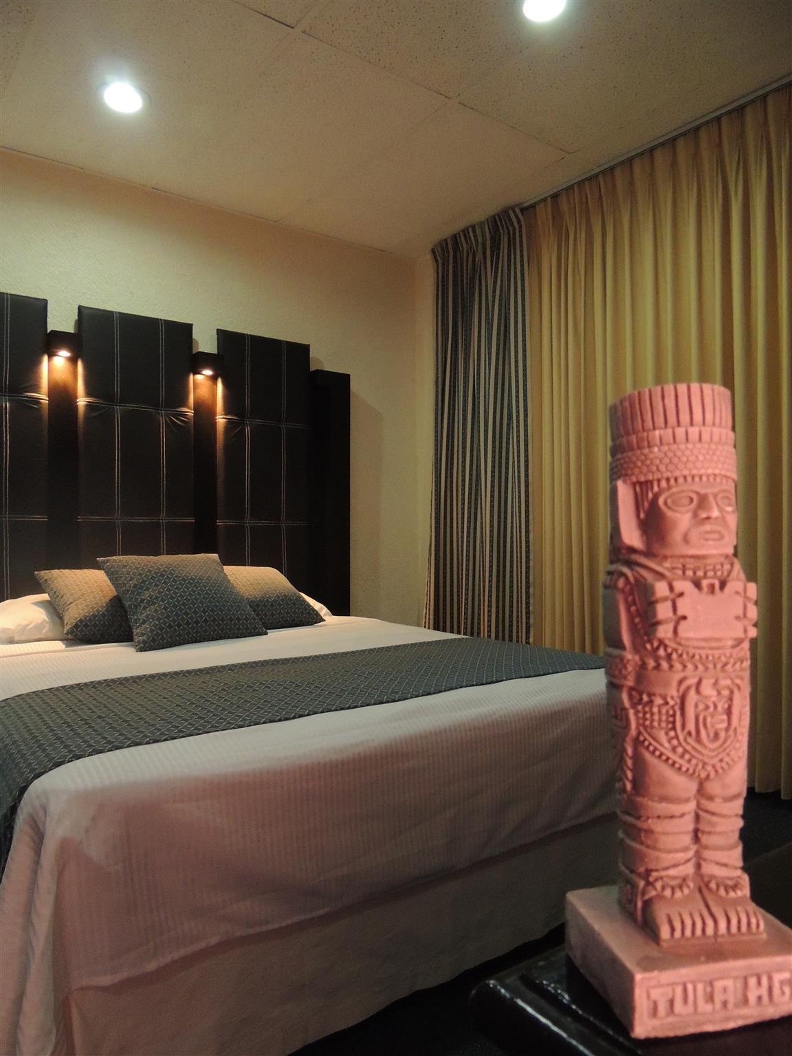 เบสต์ เวสเทิร์น เรอัล ตูลา เอ็กซ์เพรส Hotel ตูลา เดอ อัลเลนเด ภายนอก รูปภาพ